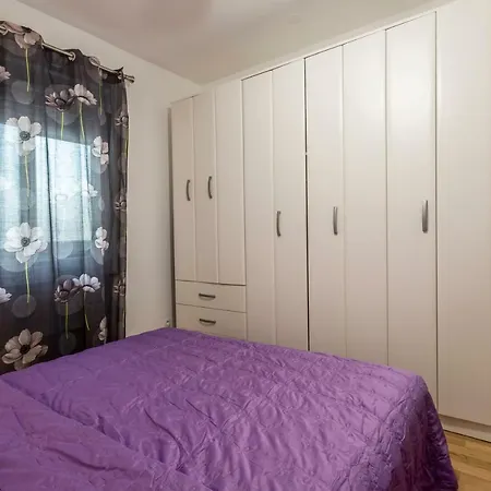 Apartament 3 Bedroom Jure